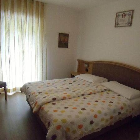 Garni Festil 호텔 캄피텔로디파사 외부 사진